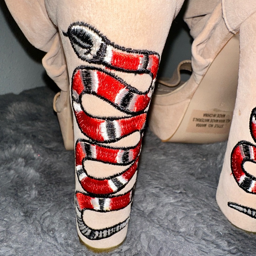 Herstyle Nude Heels with Red Snake Embroidery - Picture 8 of 14